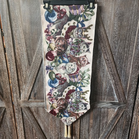 Christmas Cats & Ornaments‎ Bows Tapestry Table Runner Tassels Holiday 68" x 13" - Picture 1 of 7